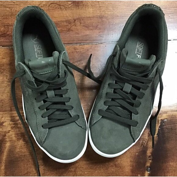 Womans Green Size 7 Pumas - Picture 1 of 5